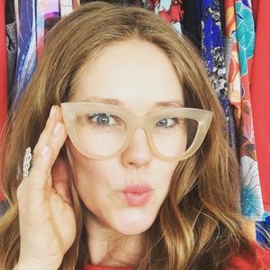 Hi I’m Tracy Gold. I’m a personal stylist, designer and show host.